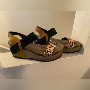 Hocus Pocus Leopard Print and Black Women's Sandals. Wedge. Size 10.